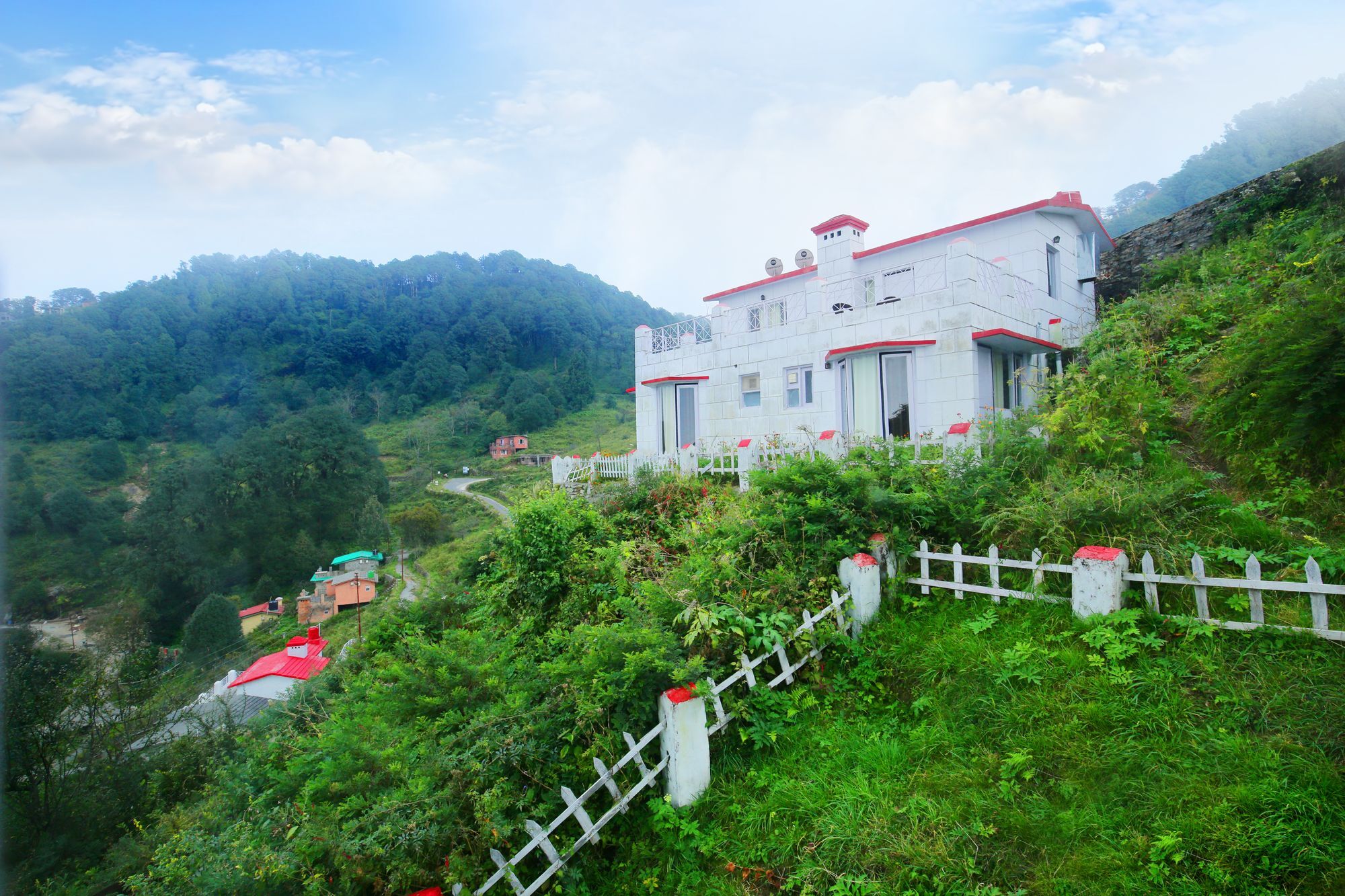 The Swiss Village Resort Nainital Exterior photo